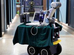 В Китае создан робот, помогающий в лечении больных COVID-19