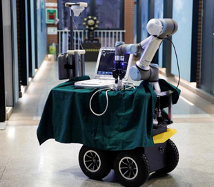 В Китае создан робот, помогающий в лечении больных COVID-19