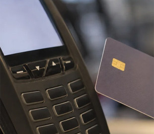 Шахраї знову використовують поштові листи та скімери для крадіжки даних карток