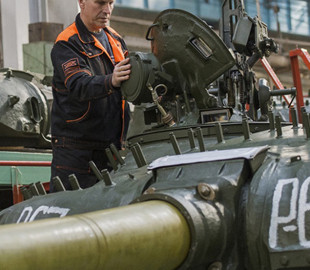 В РФ назрели проблемы с поисками денег на ремонт военной техники