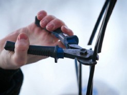 Спритники на авто Nissan викрали у Львові телефонний кабель “Укртелекому”