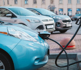 За перший місяць 2022 року електромобілів в Україні стало більше майже на сім сотень: свіжа статистика