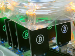 Доходы биткоин-майнеров в сентябре упали на 11%