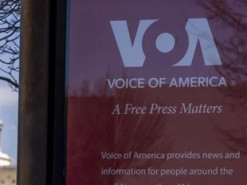 Трамп намагається створити зручні і керовані ЗМІ і закликає вбити "Голос Америки"