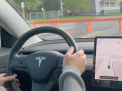 Водій розповів, як бета-версія Tesla FSD врятувала його та двічі намагалася вбити