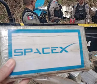 В Бразилії розбився літак. На борту було 180 кг кокаїну з логотипом SpaceX