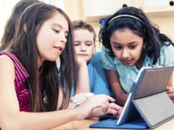 Британские ученые выяснили, что гаджеты влияют на психическое состояние подростков не больше, чем картофель