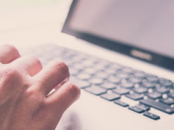 Китайцы придумали устройство, превращающее смартфон в ноутбук