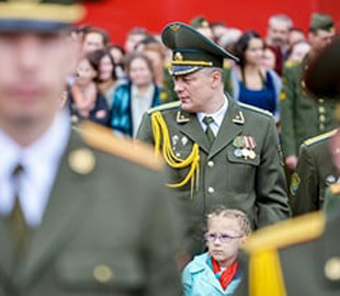 Express: Лукашенко столкнулся с угрозой военного переворота