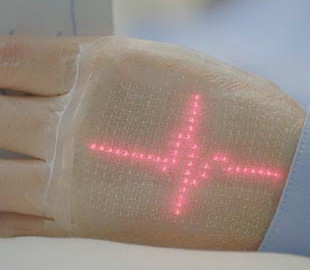 В Японии разработали "электронную кожу", контролирующую показатели здоровья человека