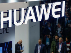 США пообещали смягчить ограничения на торговлю с Huawei