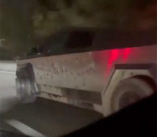 Tesla Cybertruck розстріляли із автомата Томпсона