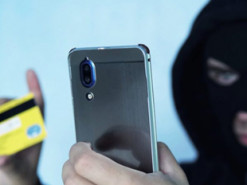 Бережіть гроші: телефонні шахраї просять гроші на новорічні святкування
