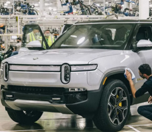 Rivian заявив про проблеми з поставками через війну в Україні