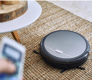 Творець роботів-пилососів Roomba збанкрутував: що тепер буде з технікою