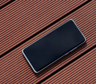 Уникальный смартфон Meizu 18 в итоге не получил белый экран
