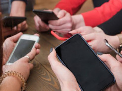 Експерти визначили оптимальний розмір екрана смартфона