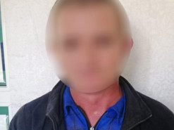 Житель Николаевской области конфетами заманивал детей в укромные места и фотографировал голыми