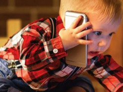 Смартфони впливають на здатність дітей концентруватися — вчені