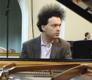 «Переказував гроші ЗСУ» – у РФ оголосили іноагентом піаніста-віртуоза Євгена Кісіна