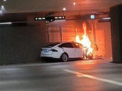 Tesla Model X потрапила у летальну аварію