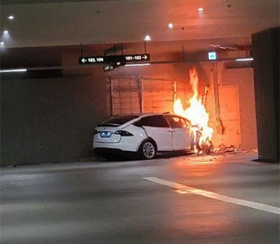 Tesla Model X потрапила у летальну аварію