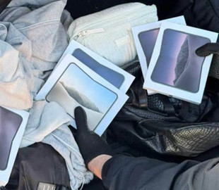 На кордоні зі Львівщиною знайшли техніку Apple на 1,2 млн грн