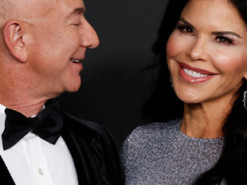 Джеффа Безоса помітили на побаченні з коханою (фото)