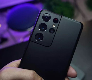 Флагманы Samsung будут обновляться дольше смартфонов Google