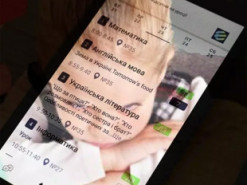 Російські окупанти перевіряють телефони школярів на наявність українських застосунків