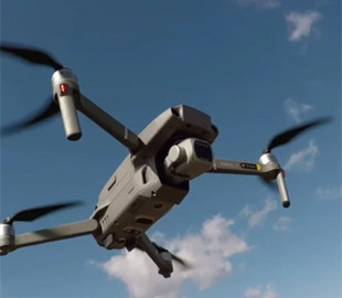 Треба лише дві SIM-картки: "Флеш" попередив, що БПЛА зможуть літати скрізь де є інтернет