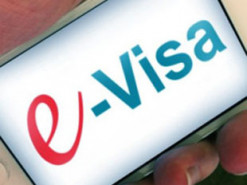 МЗС України оформило вже понад 20 тисяч е-Віз