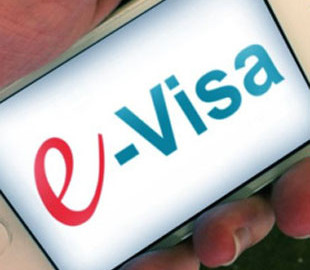 МЗС України оформило вже понад 20 тисяч е-Віз