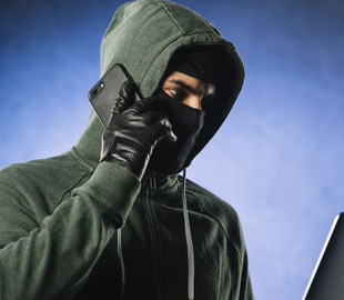 Легкий заробіток в інтернеті обернувся гіркими сльозами для мешканки Хмельниччини