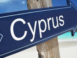 На Кіпрі українку, яка нібито погрожувала росіянам ножем, випустили під заставу