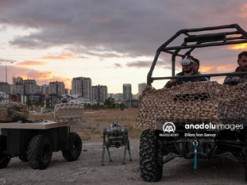 У Туреччині інтегрували роботів-собак у роботу колісних тактичних машин