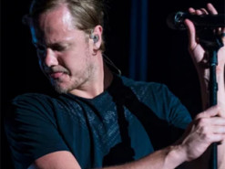 З прапором у руках: Imagine Dragons виконали пісню для України зі сцени в Німеччині