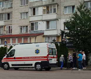 В Трускавці з вікна багатоповерхівки випав переселенець: чоловік загинув на місці