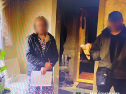 Отримала підозру: прикарпатка поширювала комуністичну символіку в інтернеті