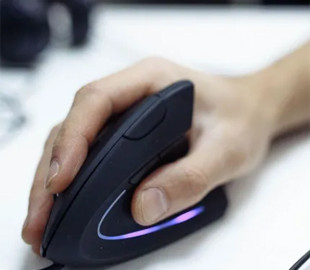 Геймери поки що незадоволені: звичним комп'ютерним мишкам знайшли заміну