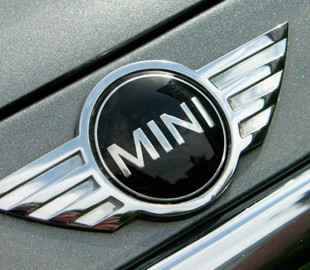 MINI випустить компактний електричний кросовер: що про нього відомо