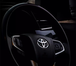 Honda та Toyota зменшили виплати дилерам на тлі буму на гібридні автомобілі