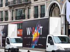 Huawei «троллит» Samsung и Apple