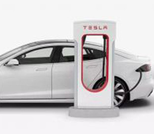 Покупатели пожаловались на перенос сроков поставки новых электрокаров Tesla