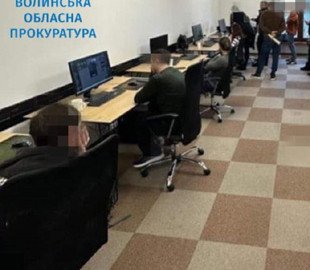 У Луцьку викрили фейкових айтівців, які на справді були техпідтримкою російської мережі онлайн-казино