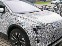 Прототип електричного кросовера Audi показали на шпигунських фотографіях