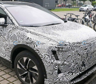 Прототип електричного кросовера Audi показали на шпигунських фотографіях