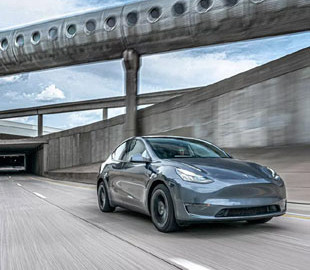 Найпопулярніший електромобіль у світі може випередити за продажами Toyota Corolla