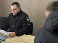 Чоловік "поховав" матір, щоб видурити в людей гроші