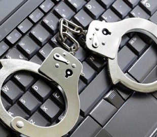 Чоловік розповсюджував в Інтернеті дитяче порнографічне відео